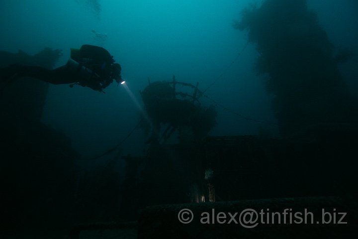 USS_Aaron_Ward-153.JPG - Marion swims up the starboard side