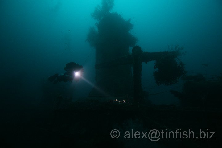 USS_Aaron_Ward-159.JPG - Marion swims up the starboard side