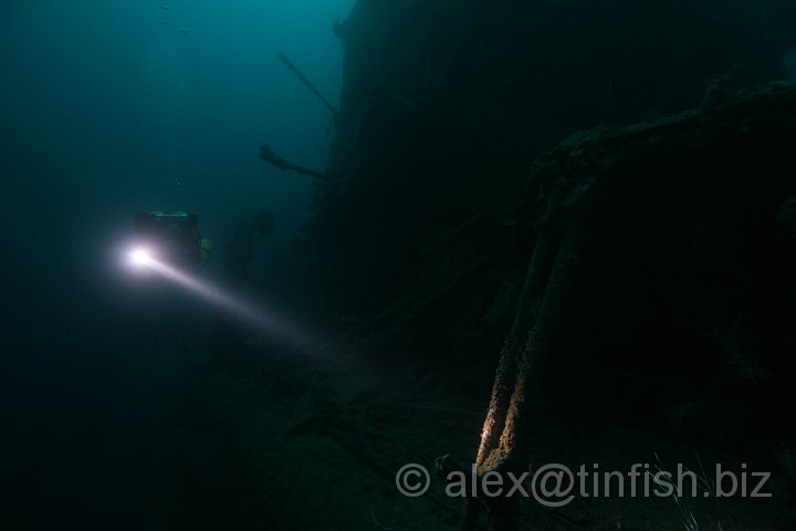 USS_Aaron_Ward-173.JPG - Marion swims up the starboard side