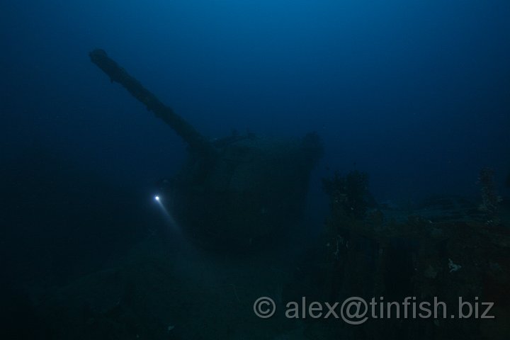 USS_Aaron_Ward-70.JPG - Matt explores the rear 5" gun